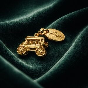 Carriage Bracelet Charm Mt Rushmore 14k Gold Over Sterling Silver Stamped
